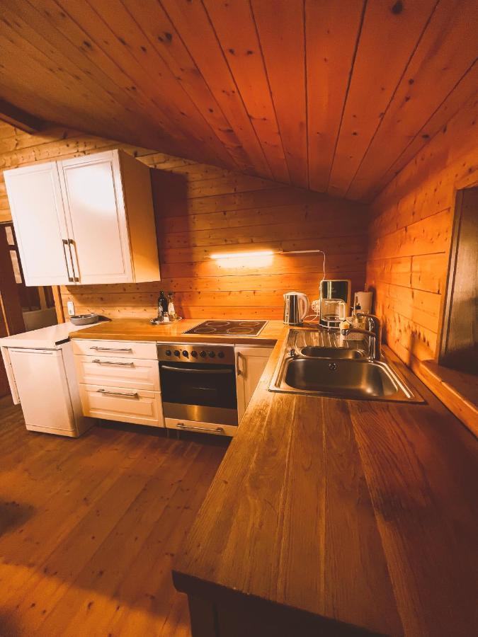Naturnahes Familienchalet Mit Garten - Wifi - Netflix - Nur 15 Minuten Vom Chiemsee Und 35 Minuten Von Muenchen Entfernt Vogtareuth Kültér fotó