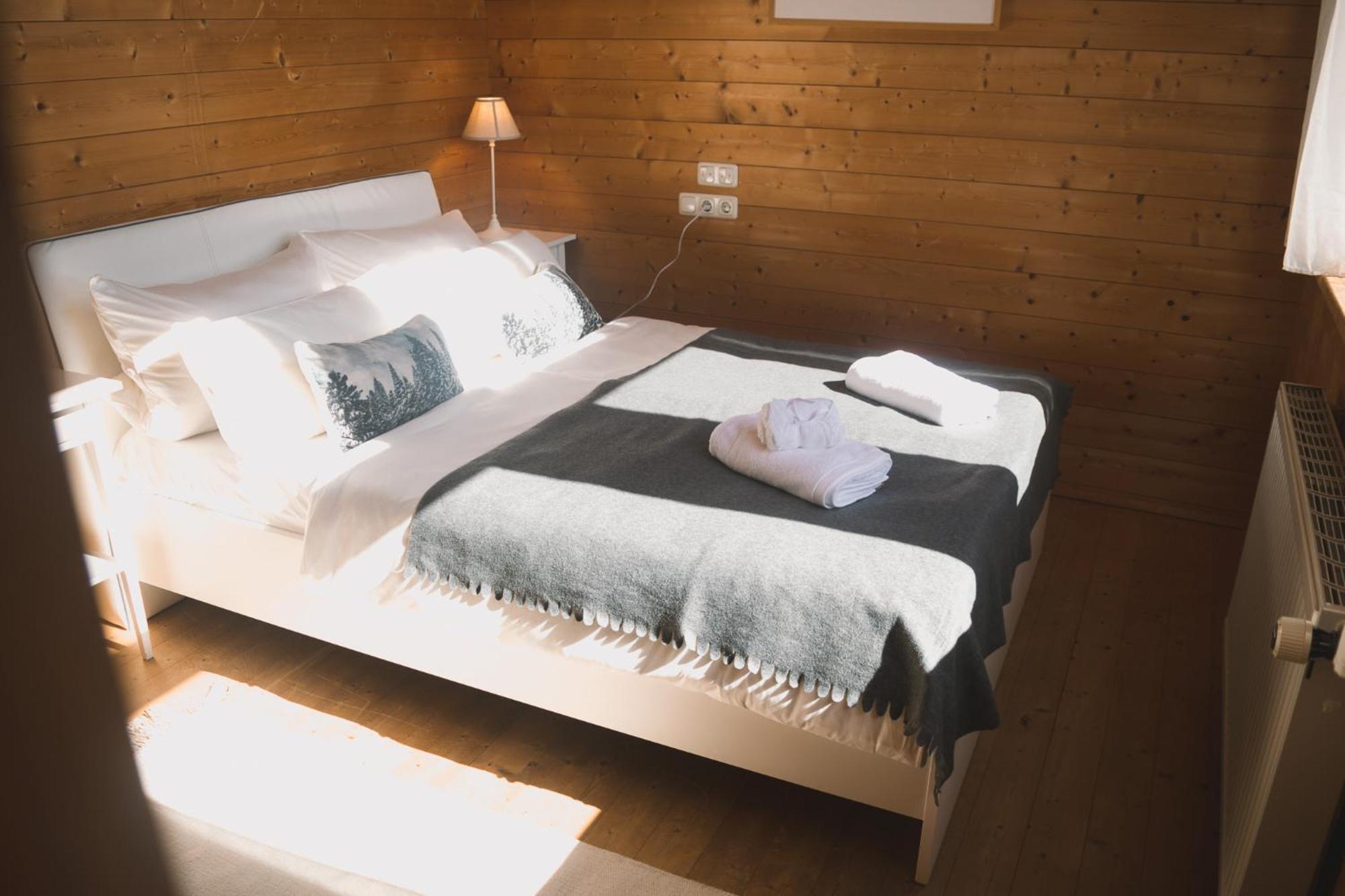 Naturnahes Familienchalet Mit Garten - Wifi - Netflix - Nur 15 Minuten Vom Chiemsee Und 35 Minuten Von Muenchen Entfernt Vogtareuth Kültér fotó